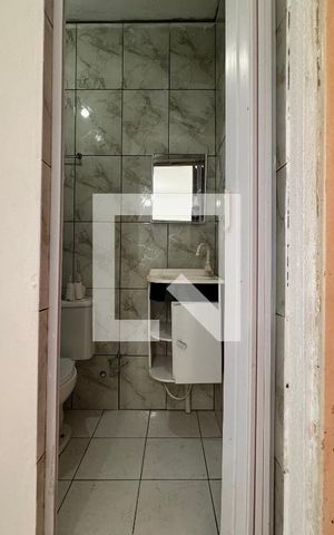 Casa à venda com 180m², 2 quartos e 1 vaga Casa à venda com 180m², 2 quartos e 1 vagaBanheiro 1