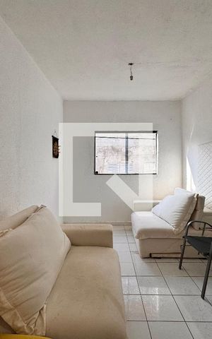 Casa à venda com 180m², 2 quartos e 1 vaga Casa à venda com 180m², 2 quartos e 1 vaga Sala