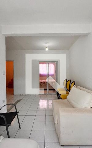Casa à venda com 180m², 2 quartos e 1 vaga Casa à venda com 180m², 2 quartos e 1 vaga Sala