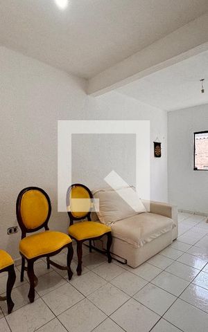 Casa à venda com 180m², 2 quartos e 1 vaga Casa à venda com 180m², 2 quartos e 1 vaga Sala