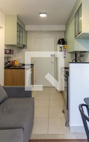Apartamento à venda com 30m², 1 quarto e sem vaga Apartamento à venda com 30m², 1 quarto e sem vagaSala