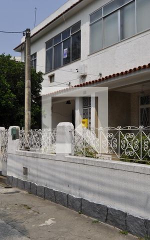 Apartamento à venda com 150m², 3 quartos e sem vagaFachada