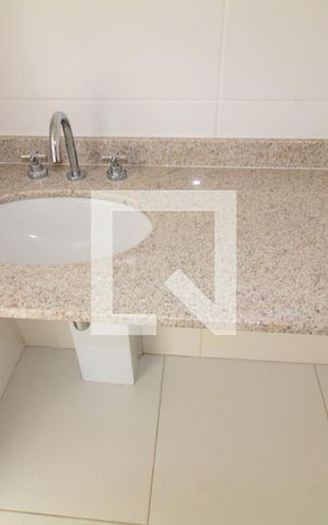 Studio para alugar com 32m², 1 quarto e 1 vaga Studio para alugar com 32m², 1 quarto e 1 vagaBanheiro