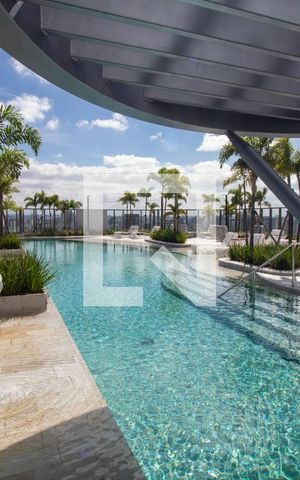Studio para alugar com 32m², 1 quarto e 1 vaga Studio para alugar com 32m², 1 quarto e 1 vagaÁrea comum - Piscina