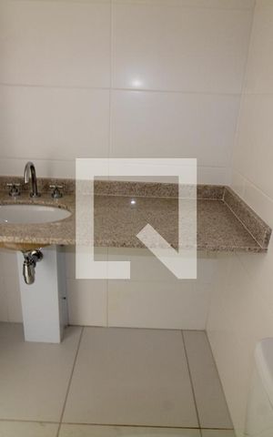 Studio para alugar com 32m², 1 quarto e 1 vaga Studio para alugar com 32m², 1 quarto e 1 vagaBanheiro