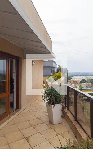 Apartamento à venda com 250m², 4 quartos e 3 vagas Apartamento à venda com 250m², 4 quartos e 3 vagasVaranda da Sala 1