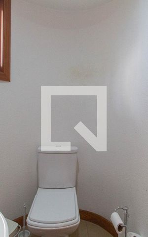 Apartamento à venda com 250m², 4 quartos e 3 vagas Apartamento à venda com 250m², 4 quartos e 3 vagasLavabo