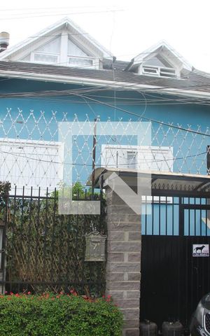 Casa à venda com 300m², 3 quartos e 3 vagasFachada