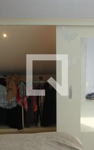 Casa à venda com 300m², 3 quartos e 3 vagasCloset do quarto 2