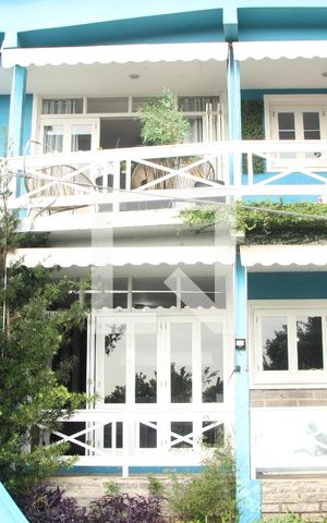 Casa à venda com 300m², 3 quartos e 3 vagasPiscina