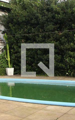 Casa à venda com 300m², 3 quartos e 3 vagasPiscina