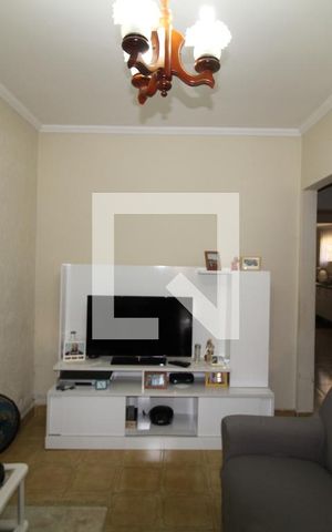 Casa à venda com 136m², 3 quartos e 2 vagasSala