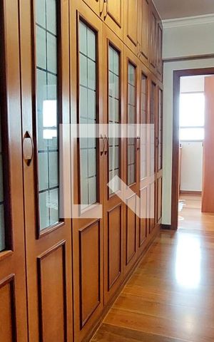 Apartamento à venda com 390m², 5 quartos e 8 vagas Apartamento à venda com 390m², 5 quartos e 8 vagasCorredor Quartos