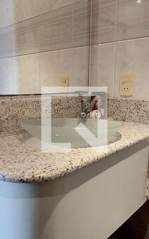Apartamento à venda com 390m², 5 quartos e 8 vagas Apartamento à venda com 390m², 5 quartos e 8 vagasBanheiro Quarto 5 suíte - escritório