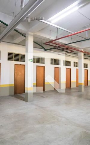 Apartamento à venda com 390m², 5 quartos e 8 vagas Apartamento à venda com 390m², 5 quartos e 8 vagasDepósito Garagem