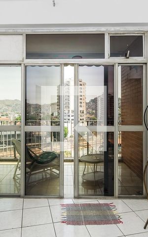 Apartamento à venda com 111m², 3 quartos e 2 vagas Apartamento à venda com 111m², 3 quartos e 2 vagasSala