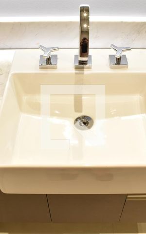 Apartamento à venda com 94m², 3 quartos e 2 vagasBanheiro 2