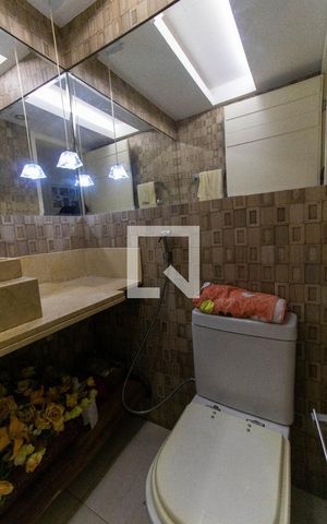 Apartamento à venda com 275m², 3 quartos e 3 vagas Apartamento à venda com 275m², 3 quartos e 3 vagasLavabo