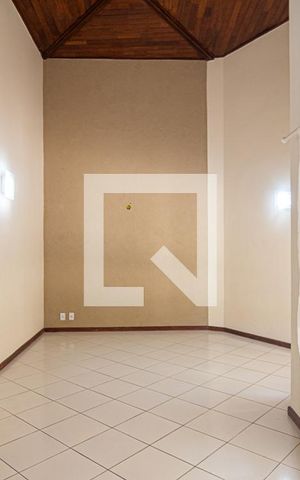 Casa de condomínio à venda com 280m², 5 quartos e 3 vagasSala
