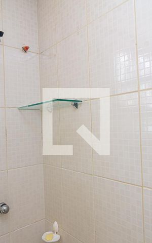 Casa de condomínio à venda com 280m², 5 quartos e 3 vagasBanheiro do Quarto 1