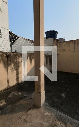 Casa para alugar com 70m², 2 quartos e sem vagaQuintal