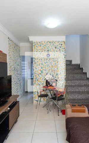 Casa de condomínio à venda com 61m², 2 quartos e 1 vaga Casa de condomínio à venda com 61m², 2 quartos e 1 vagaSala