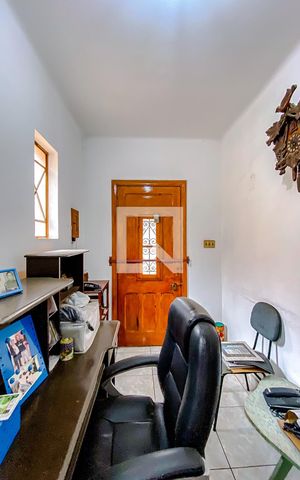 Casa à venda com 170m², 5 quartos e 5 vagasHall