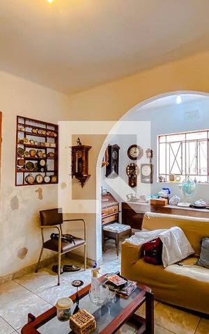 Casa à venda com 170m², 5 quartos e 5 vagasSala