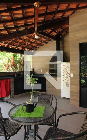 Casa de condomínio à venda com 350m², 4 quartos e 3 vagasChurrasqueira