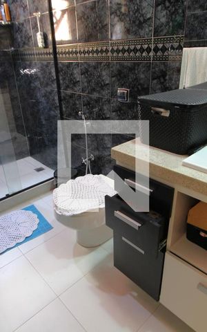 Casa de condomínio à venda com 350m², 4 quartos e 3 vagasQuarto 3 - Banheiro da Suíte