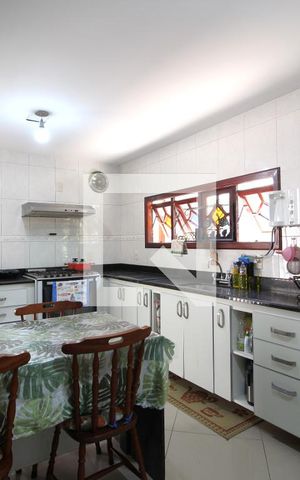 Casa de condomínio à venda com 350m², 4 quartos e 3 vagasCozinha