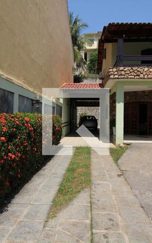 Casa de condomínio à venda com 350m², 4 quartos e 3 vagasGaragem