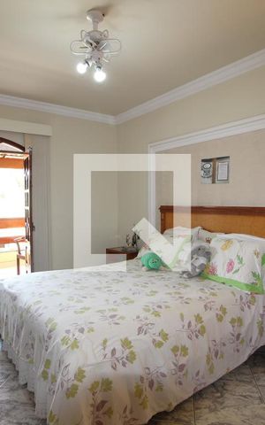 Casa de condomínio à venda com 350m², 4 quartos e 3 vagasQuarto 3 - Suíte