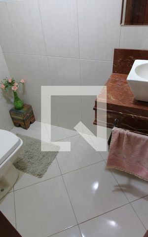 Casa de condomínio à venda com 350m², 4 quartos e 3 vagasLavabo
