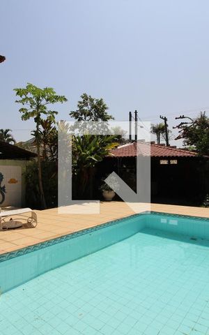 Casa de condomínio à venda com 350m², 4 quartos e 3 vagasPiscina