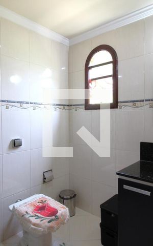 Casa de condomínio à venda com 350m², 4 quartos e 3 vagasBanheiro Social