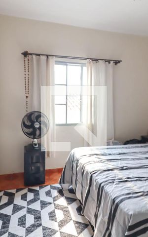 Casa à venda com 244m², 4 quartos e 3 vagas Casa à venda com 244m², 4 quartos e 3 vagasQuarto 3