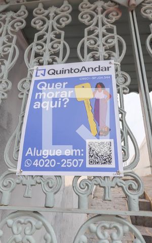Casa à venda com 244m², 4 quartos e 3 vagas Casa à venda com 244m², 4 quartos e 3 vagasPlaca