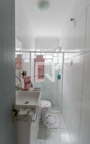 Casa à venda com 244m², 4 quartos e 3 vagas Casa à venda com 244m², 4 quartos e 3 vagasBanheiro