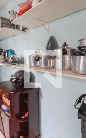Casa à venda com 244m², 4 quartos e 3 vagas Casa à venda com 244m², 4 quartos e 3 vagasÁrea de Serviço