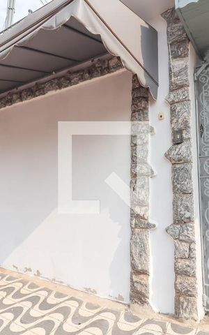 Casa à venda com 244m², 4 quartos e 3 vagas Casa à venda com 244m², 4 quartos e 3 vagasFachada