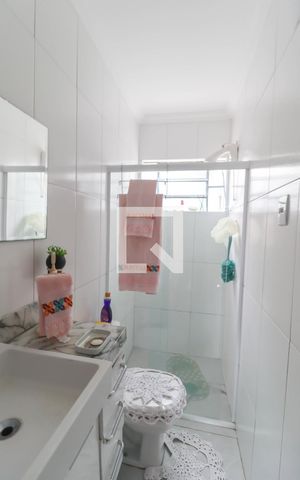 Casa à venda com 244m², 4 quartos e 3 vagas Casa à venda com 244m², 4 quartos e 3 vagasBanheiro
