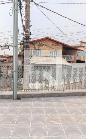 Casa à venda com 244m², 4 quartos e 3 vagas Casa à venda com 244m², 4 quartos e 3 vagasVaranda