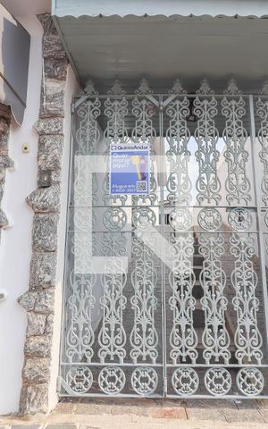 Casa à venda com 244m², 4 quartos e 3 vagas Casa à venda com 244m², 4 quartos e 3 vagasFachada