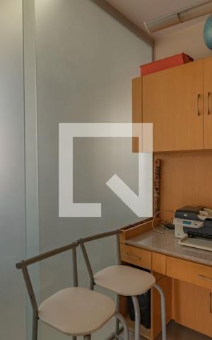 Apartamento à venda com 200m², 3 quartos e 3 vagas Apartamento à venda com 200m², 3 quartos e 3 vagasEscritório