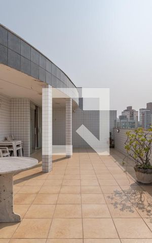 Apartamento à venda com 200m², 3 quartos e 3 vagas Apartamento à venda com 200m², 3 quartos e 3 vagasCobertura