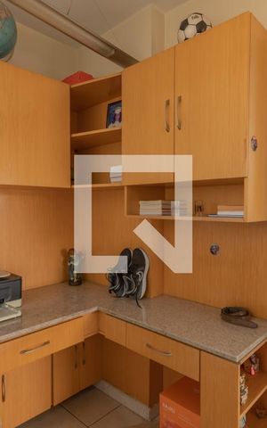 Apartamento à venda com 200m², 3 quartos e 3 vagas Apartamento à venda com 200m², 3 quartos e 3 vagasEscritório