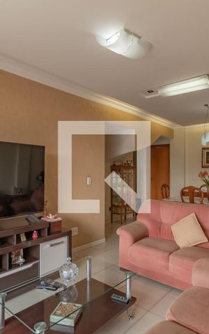 Apartamento à venda com 200m², 3 quartos e 3 vagas Apartamento à venda com 200m², 3 quartos e 3 vagasSala