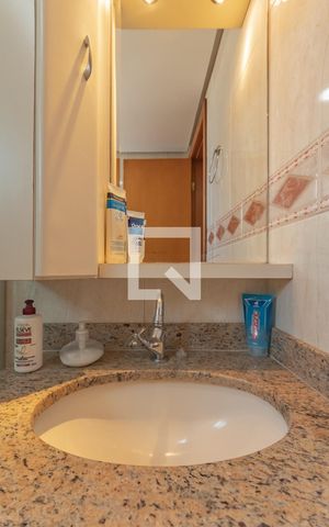 Apartamento à venda com 200m², 3 quartos e 3 vagas Apartamento à venda com 200m², 3 quartos e 3 vagasBanheiro Social