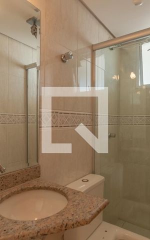 Apartamento à venda com 200m², 3 quartos e 3 vagas Apartamento à venda com 200m², 3 quartos e 3 vagasBanheiro Social 2